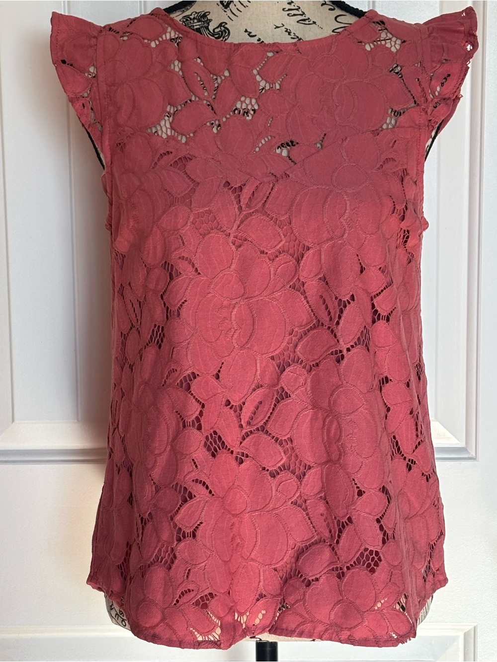 Monteau Dusty Rose Floral Lace Sleeveless top size medium